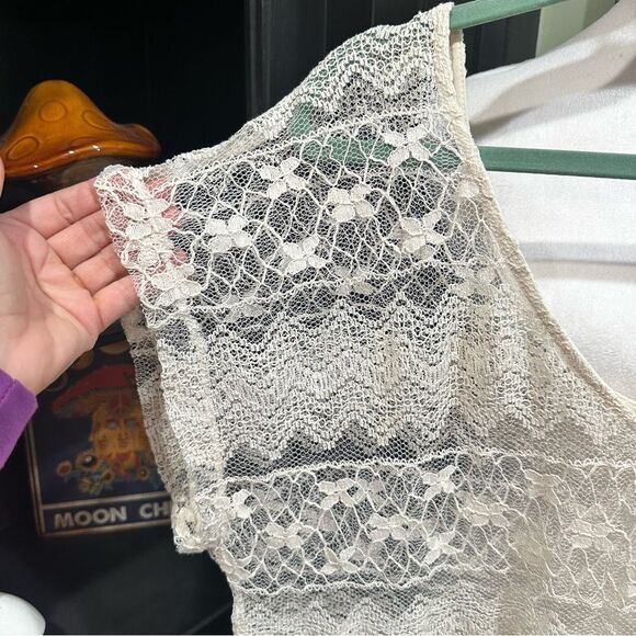 Torrid White Lace Top Size 1XL - Picture 3 of 8